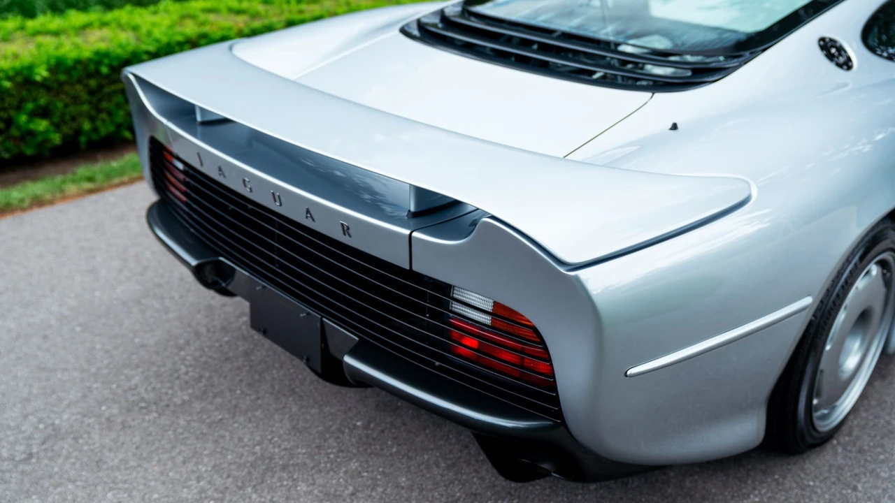 1993 Jaguar XJ220 - Image 23 of 31