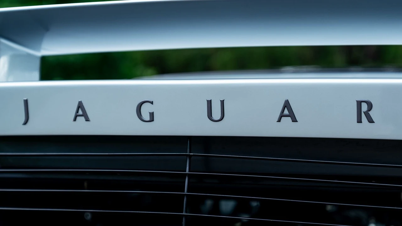 1993 Jaguar XJ220 - Image 26 of 31