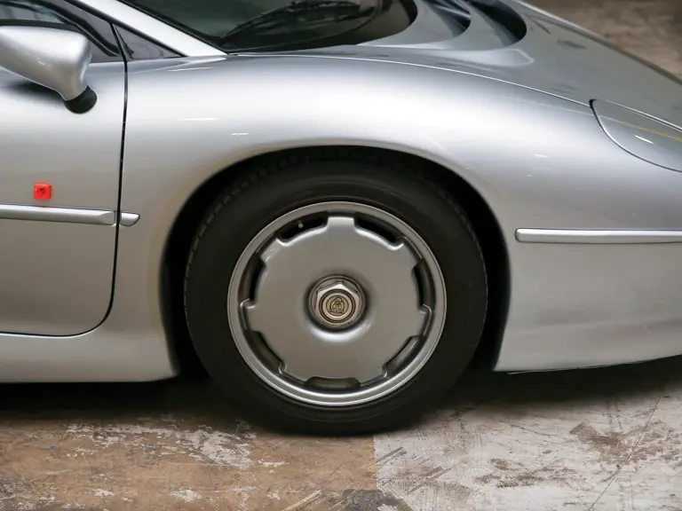 1993 Jaguar XJ220 - Image 18 of 27