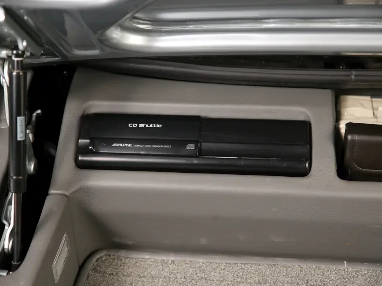1993 Jaguar XJ220 - Image 21 of 27