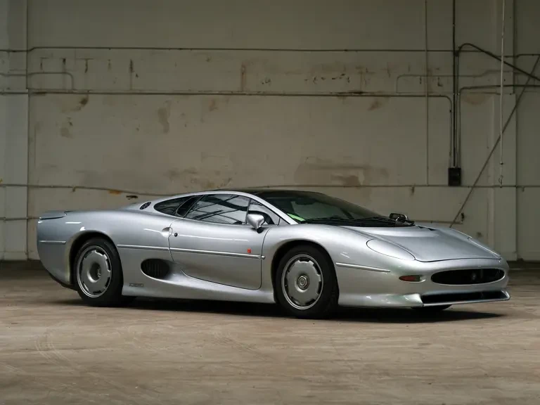 1993 Jaguar XJ220 - Image 2 of 27