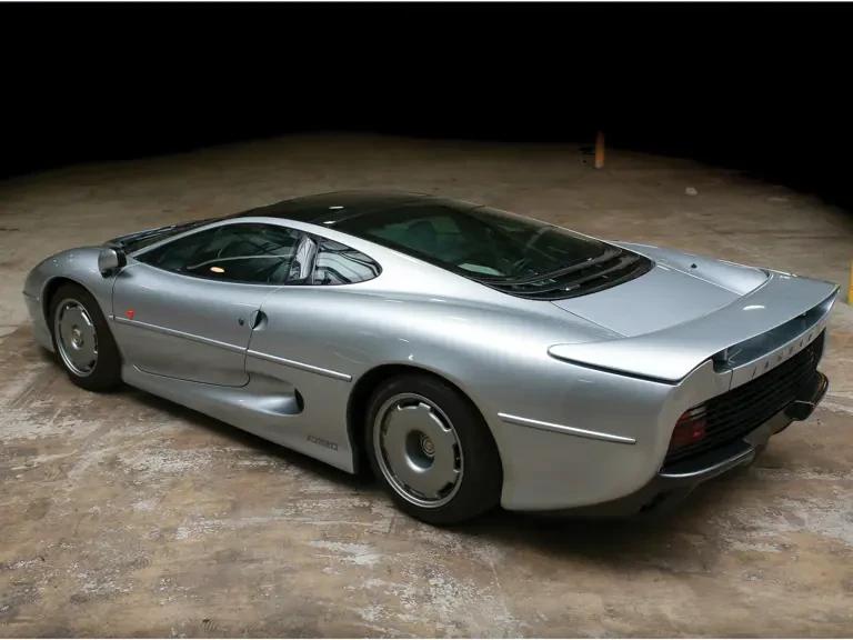 1993 Jaguar XJ220 - Image 3 of 27