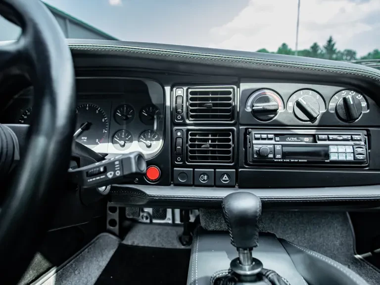1993 Jaguar XJ220 - Image 19 of 31