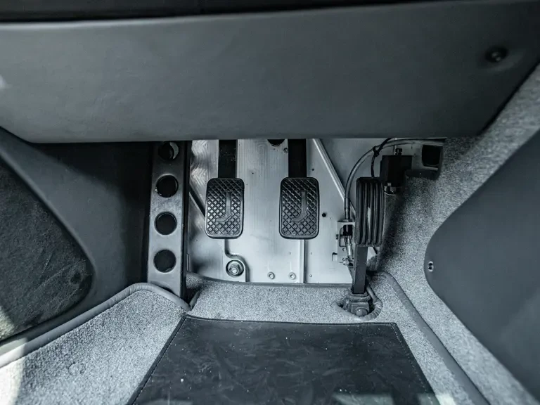 1993 Jaguar XJ220 - Image 22 of 31