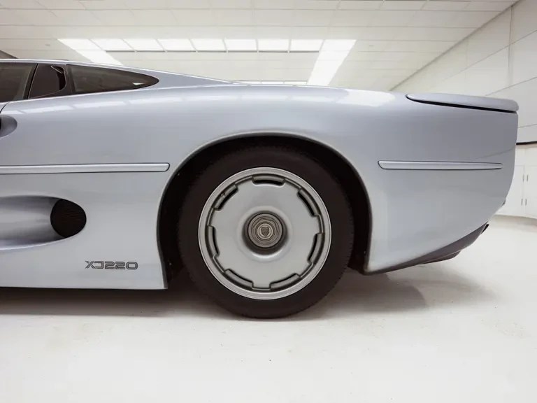 1993 Jaguar XJ220 - Image 14 of 31