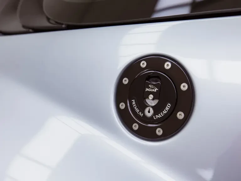 1993 Jaguar XJ220 - Image 18 of 31
