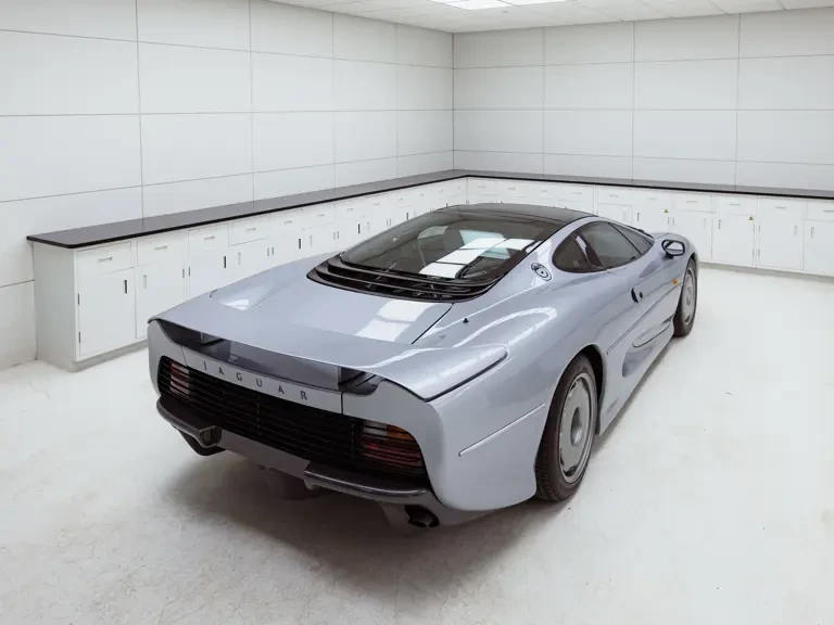 1993 Jaguar XJ220 - Image 10 of 31