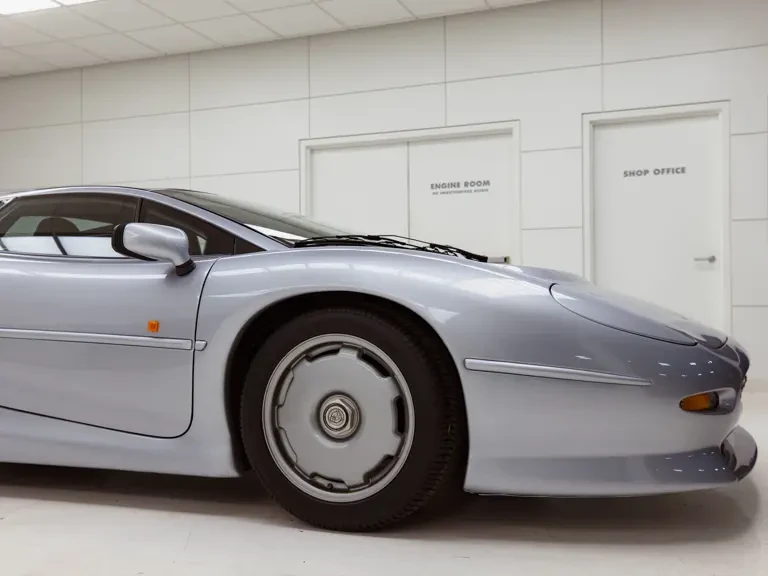 1993 Jaguar XJ220 - Image 23 of 31