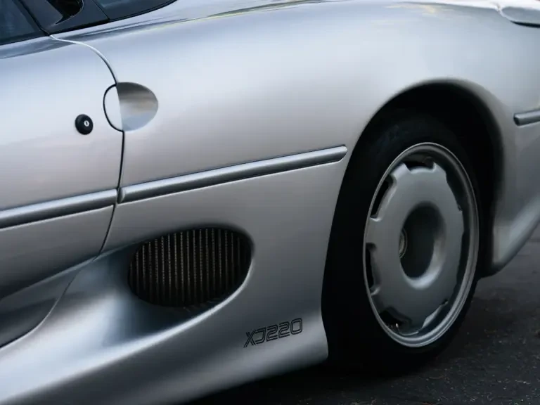1993 Jaguar XJ220 - Image 8 of 31