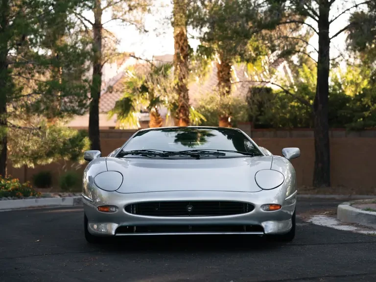 1993 Jaguar XJ220 - Image 9 of 31