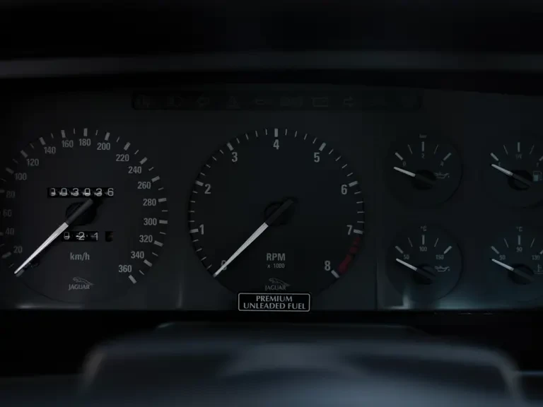 1993 Jaguar XJ220 - Image 12 of 31