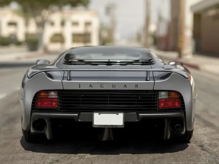 1993 Jaguar XJ220 - Image 17 of 31