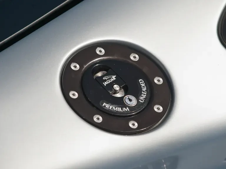 1993 Jaguar XJ220 - Image 18 of 22