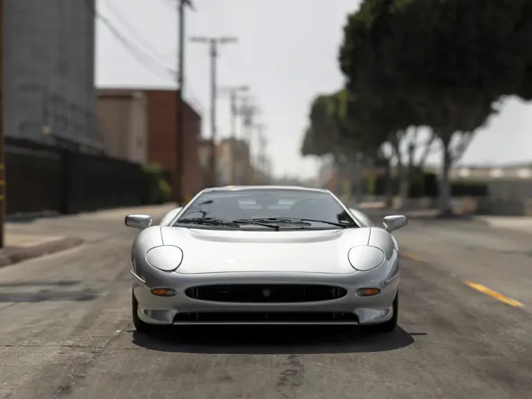 1993 Jaguar XJ220 - Image 15 of 31
