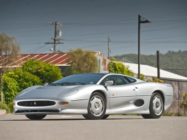 1993 Jaguar XJ220 - Image 2 of 22