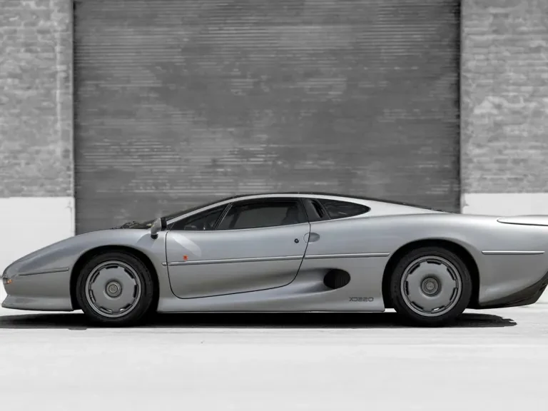1993 Jaguar XJ220 - Image 8 of 31