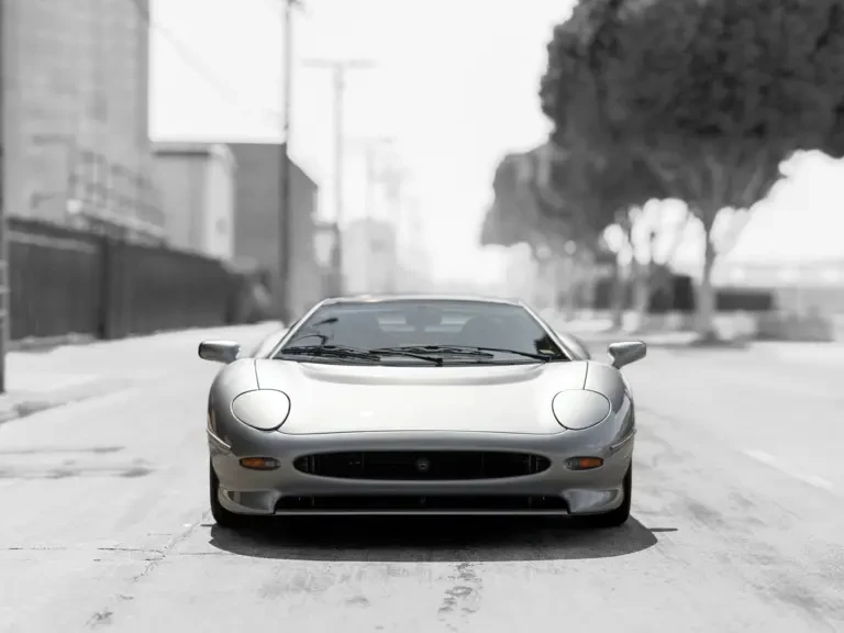 1993 Jaguar XJ220 - Image 14 of 31