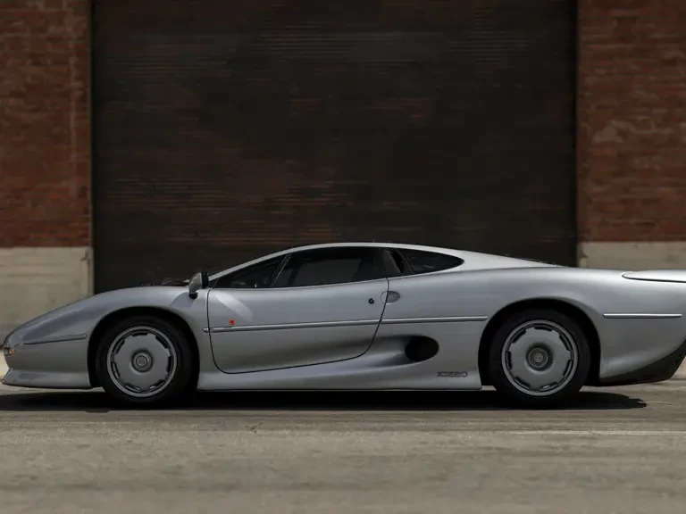 1993 Jaguar XJ220 - Image 9 of 31