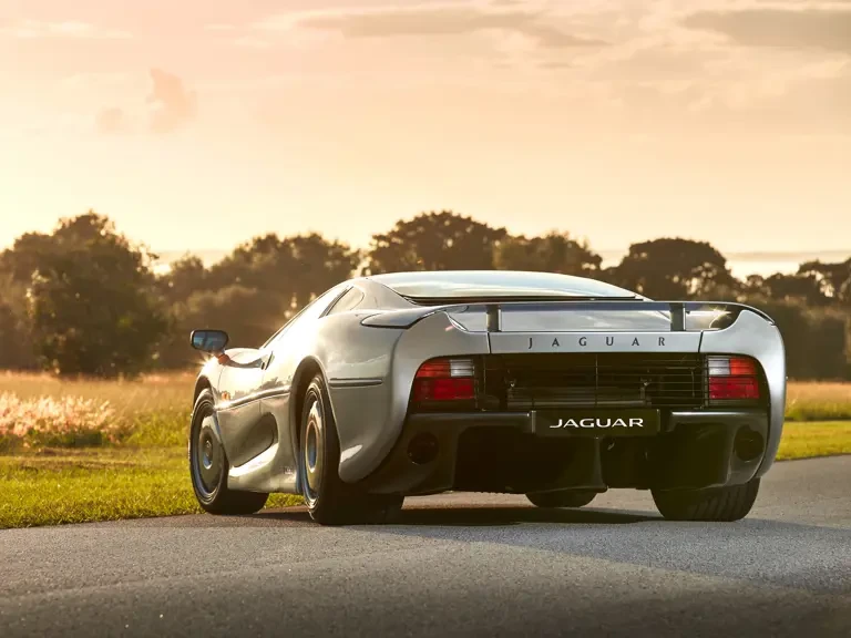 1993 Jaguar XJ220 - Image 11 of 31