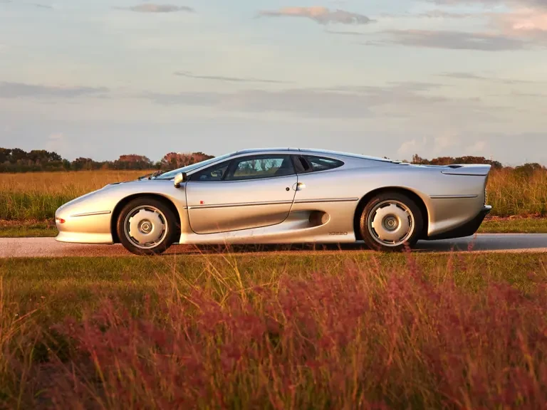 1993 Jaguar XJ220 - Image 7 of 31