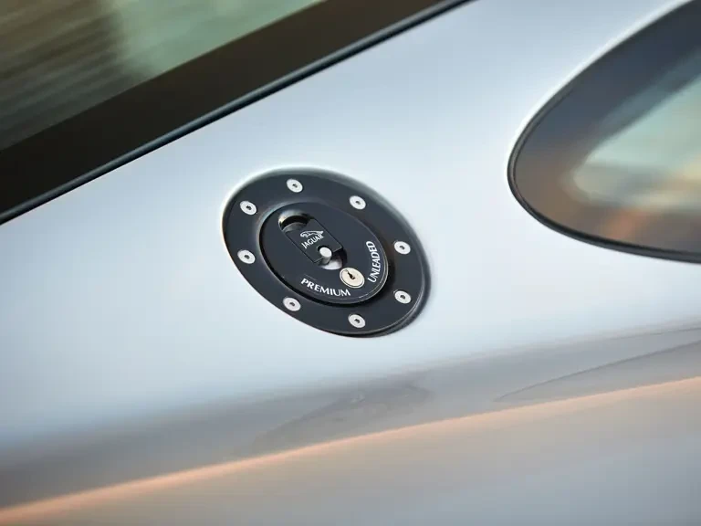1993 Jaguar XJ220 - Image 29 of 31