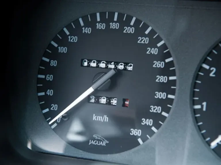 1993 Jaguar XJ220 - Image 17 of 24