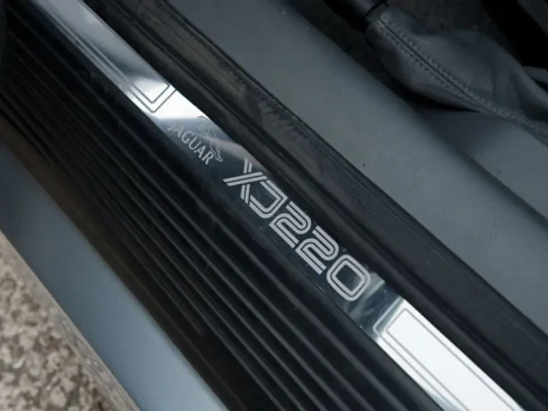 1993 Jaguar XJ220 - Image 23 of 24