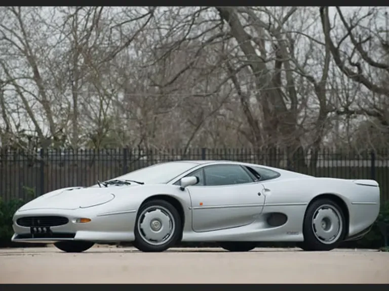 1993 Jaguar XJ220 - Image 2 of 24