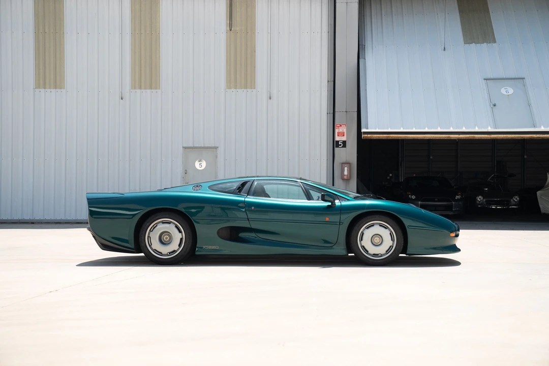 1993 Jaguar XJ220 - Image 8 of 31