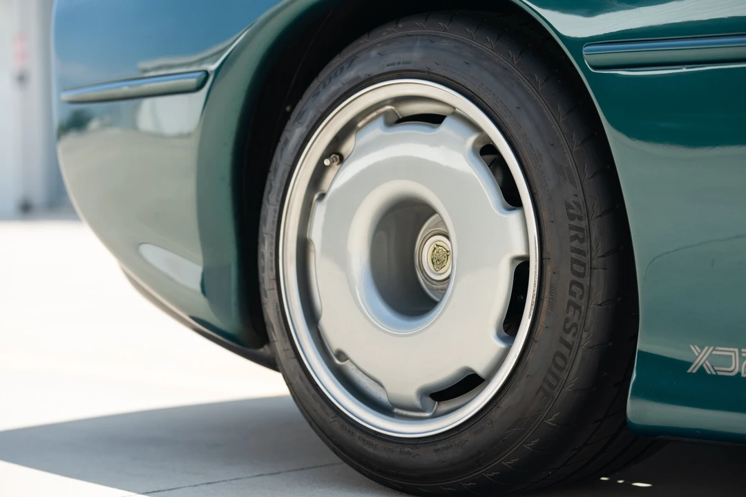 1993 Jaguar XJ220 - Image 14 of 31