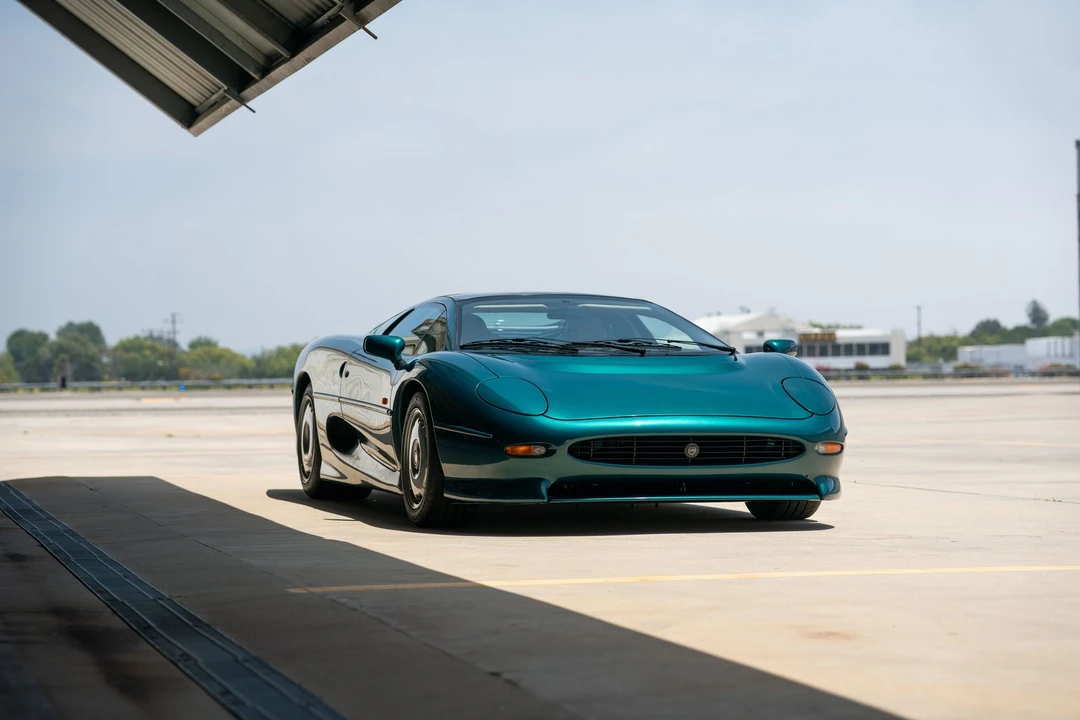 1993 Jaguar XJ220 - Image 4 of 31