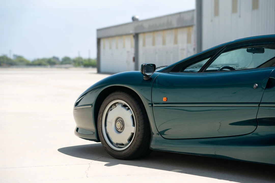1993 Jaguar XJ220 - Image 19 of 31