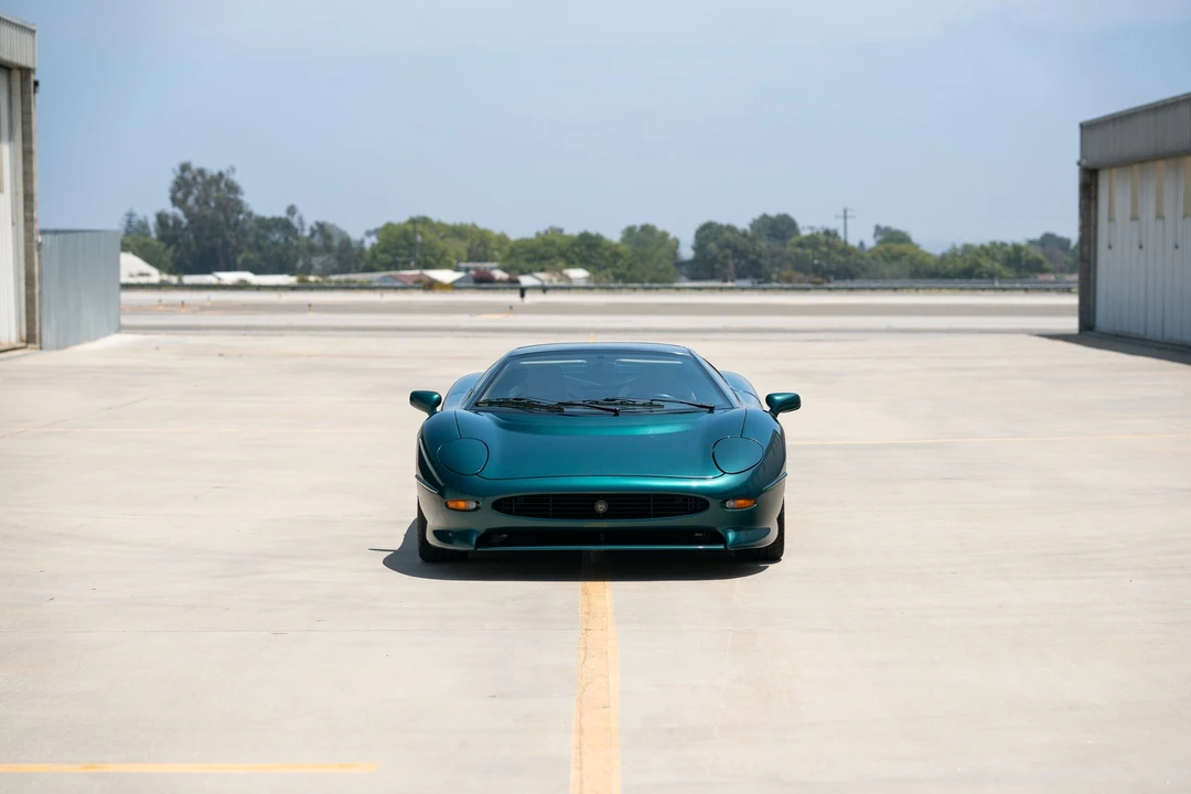 1993 Jaguar XJ220 - Image 3 of 31