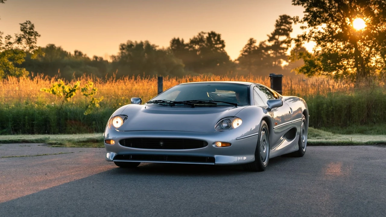 1993 Jaguar XJ220 - Image 7 of 31