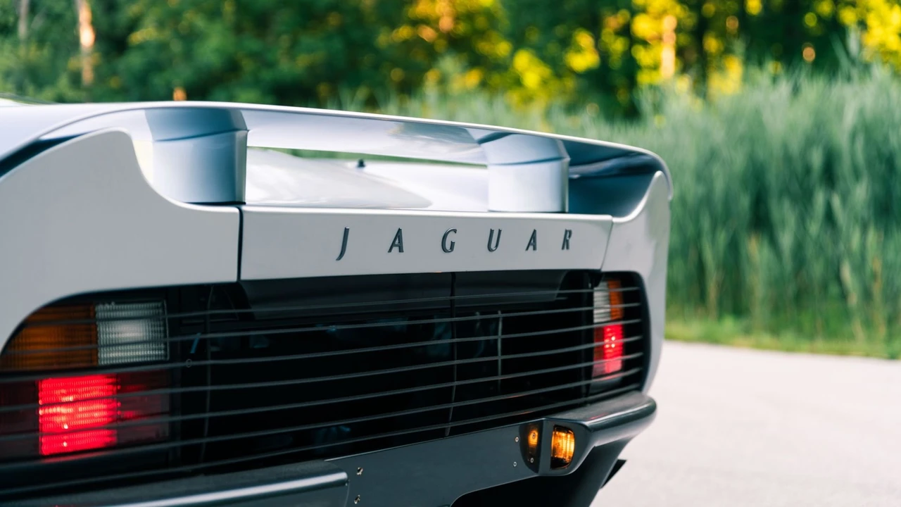 1993 Jaguar XJ220 - Image 21 of 31