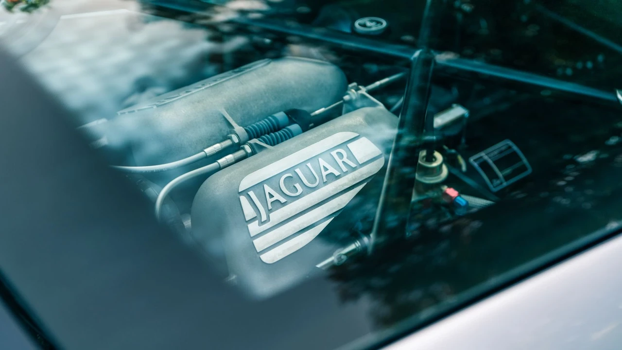 1993 Jaguar XJ220 - Image 23 of 31