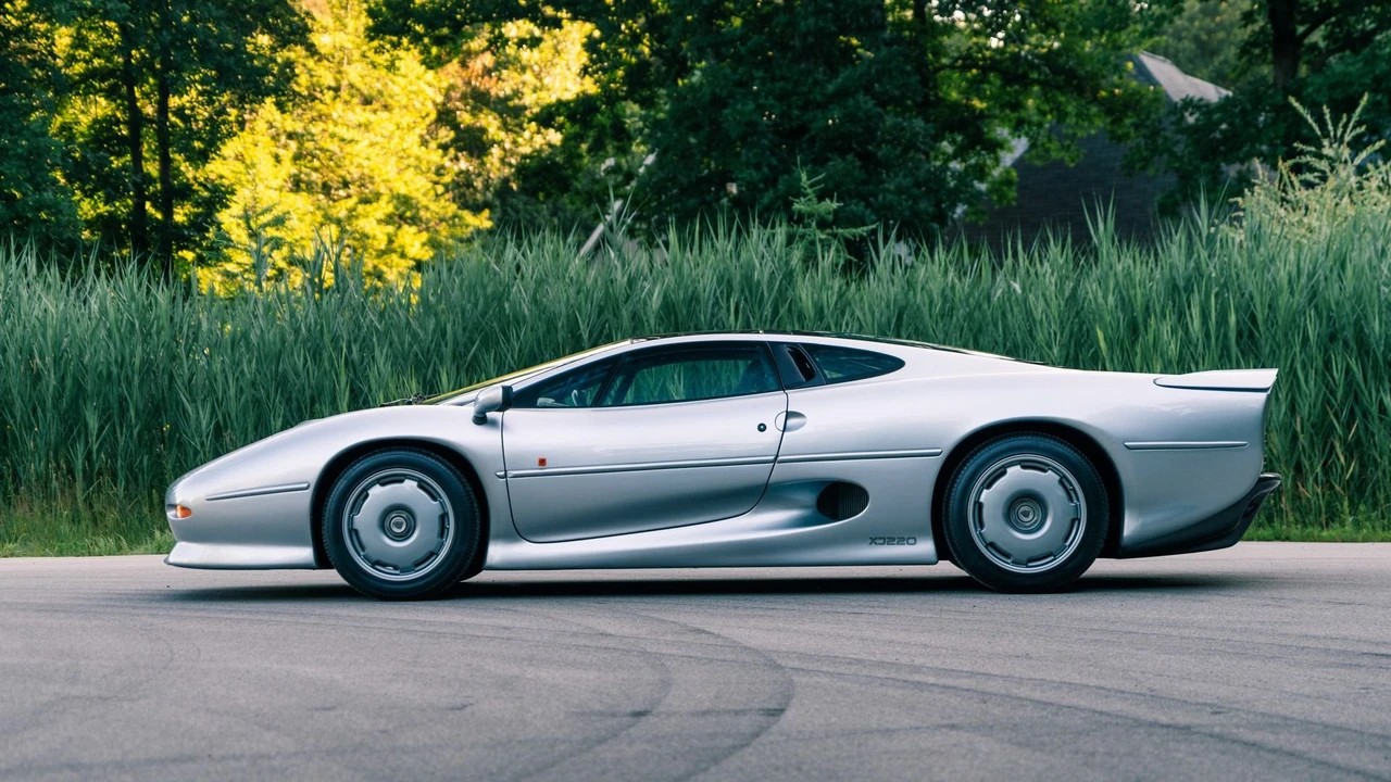 1993 Jaguar XJ220 - Image 5 of 31