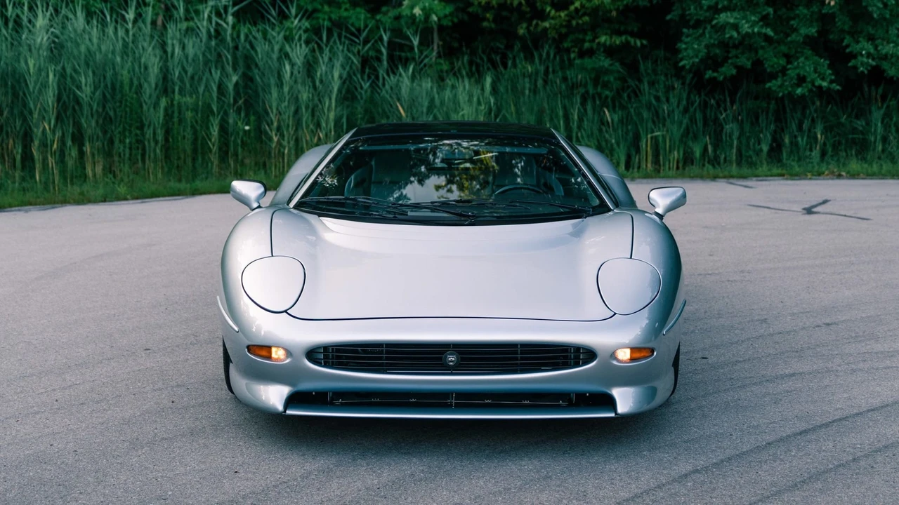 1993 Jaguar XJ220 - Image 6 of 31
