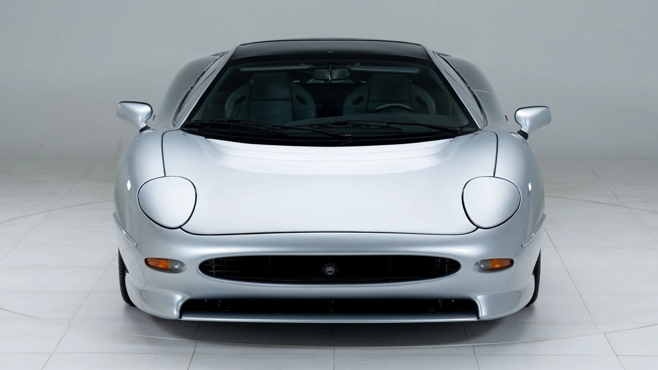 1993 Jaguar XJ220 - Image 29 of 31