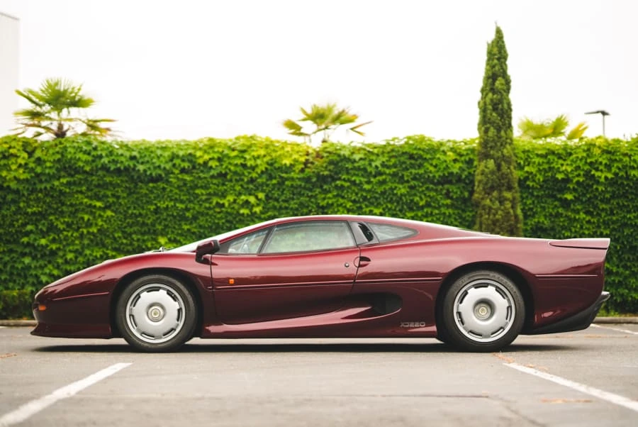 1993 Jaguar XJ220 - Image 2 of 31