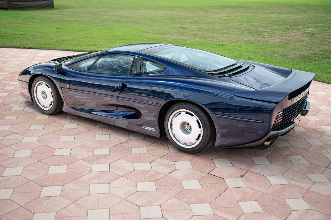1993 Jaguar XJ220 - Image 24 of 31