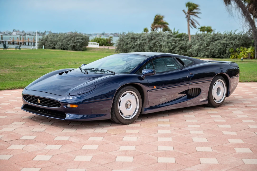 1993 Jaguar XJ220 - Image 28 of 31