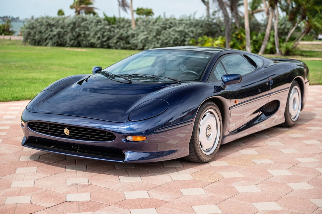 1993 Jaguar XJ220 - Image 30 of 31
