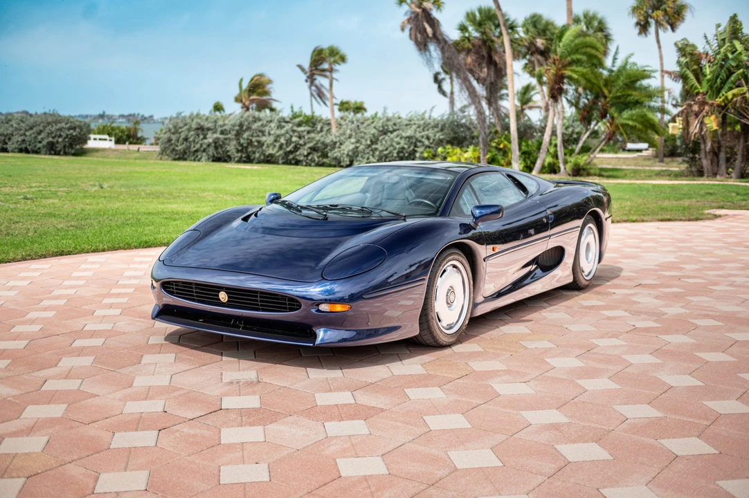 1993 Jaguar XJ220 - Image 31 of 31