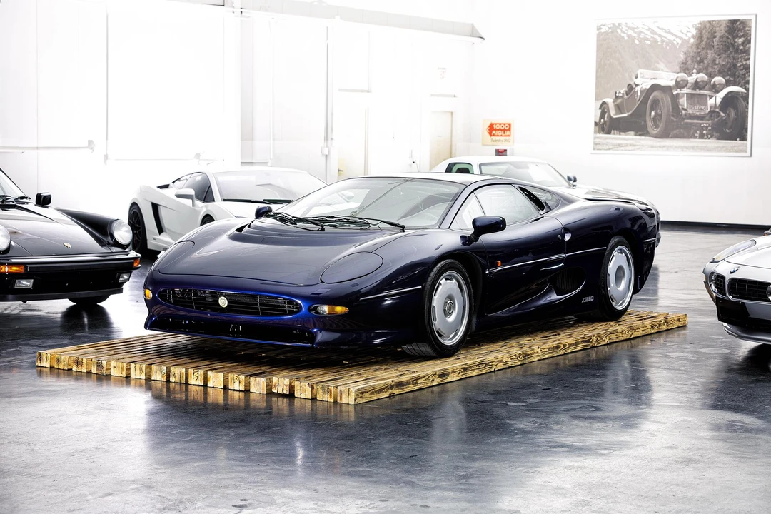 1993 Jaguar XJ220 - Image 3 of 31
