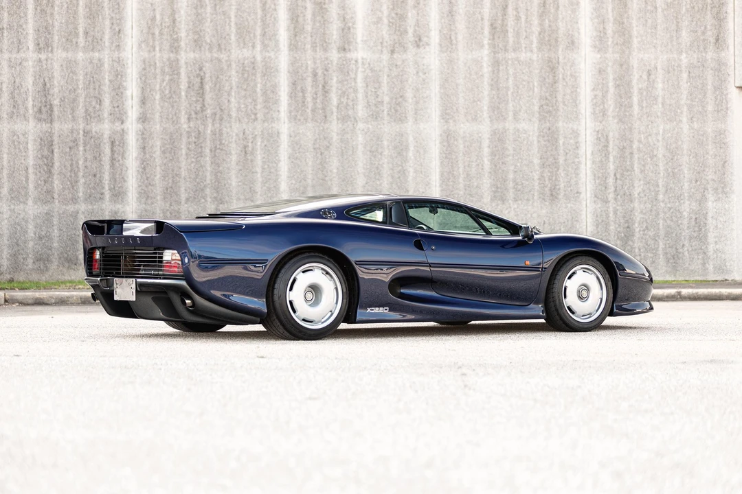 1993 Jaguar XJ220 - Image 16 of 31
