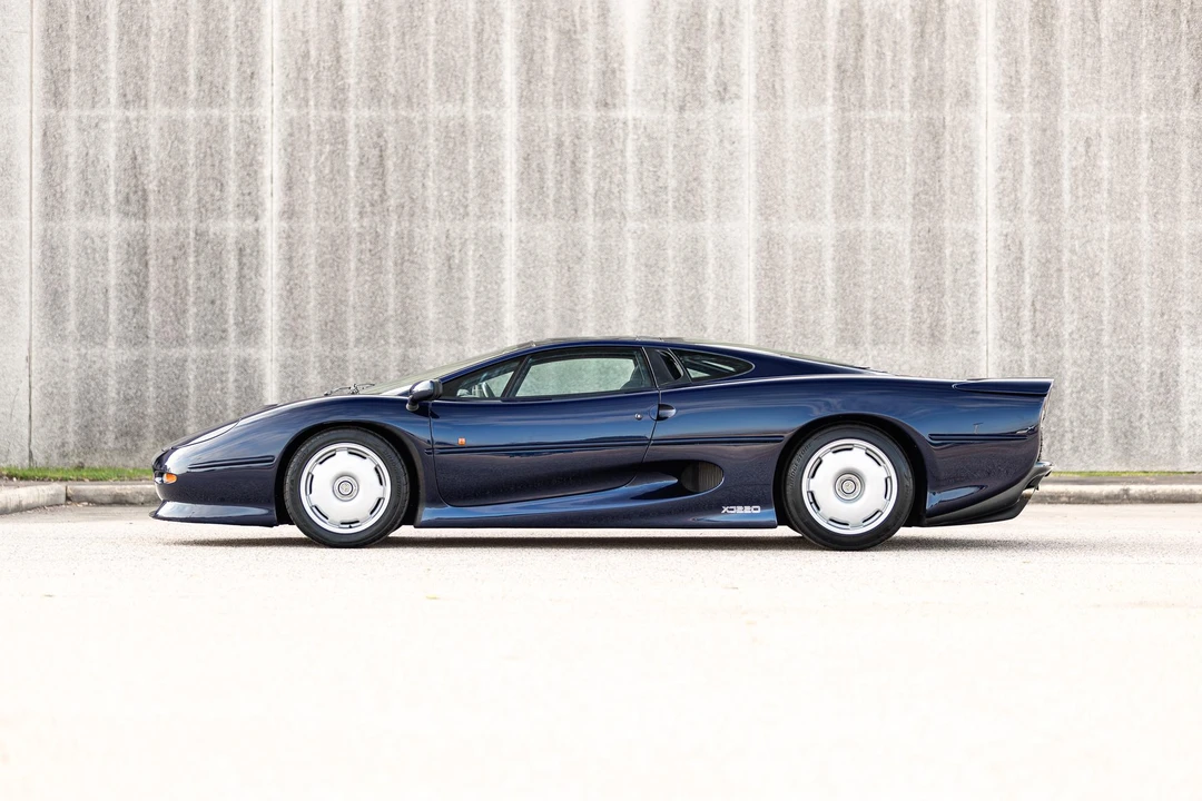 1993 Jaguar XJ220 - Image 11 of 31