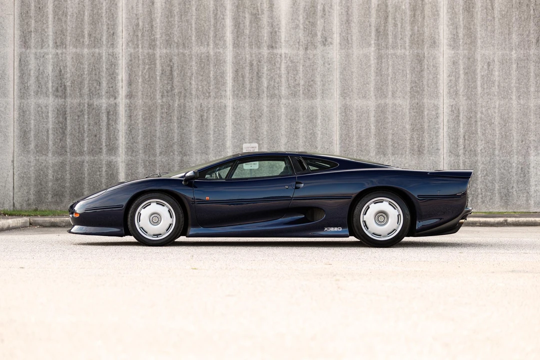 1993 Jaguar XJ220 - Image 12 of 31