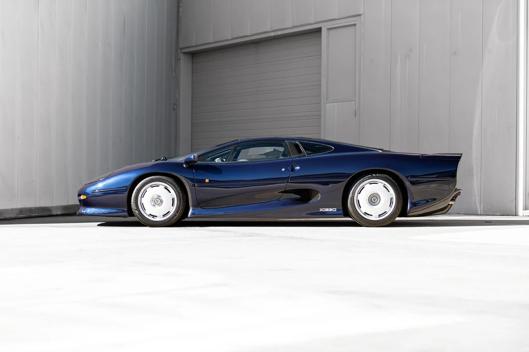 1993 Jaguar XJ220 - Image 10 of 31