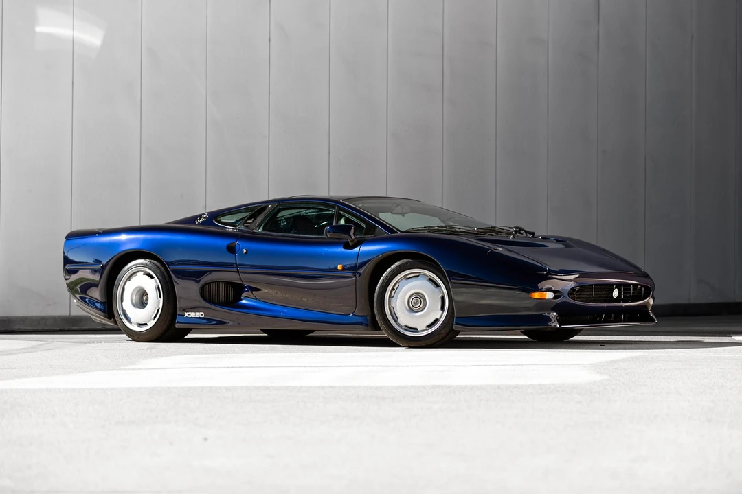 1993 Jaguar XJ220 - Image 4 of 31